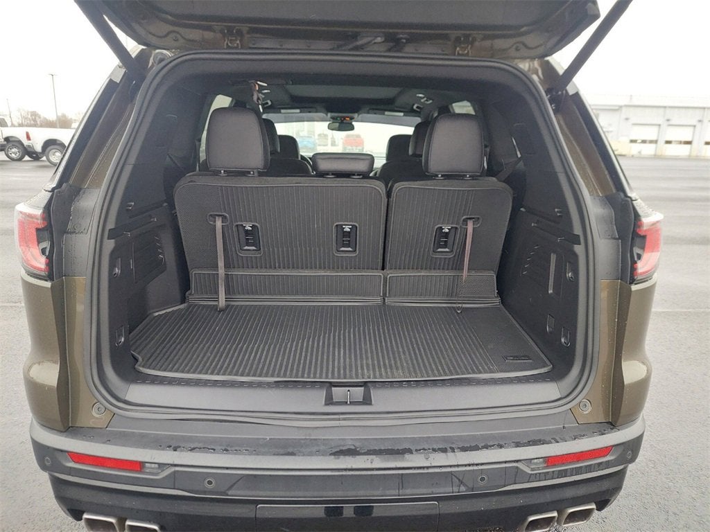2024 GMC Acadia AT4