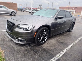 2023 Chrysler 300 Touring L