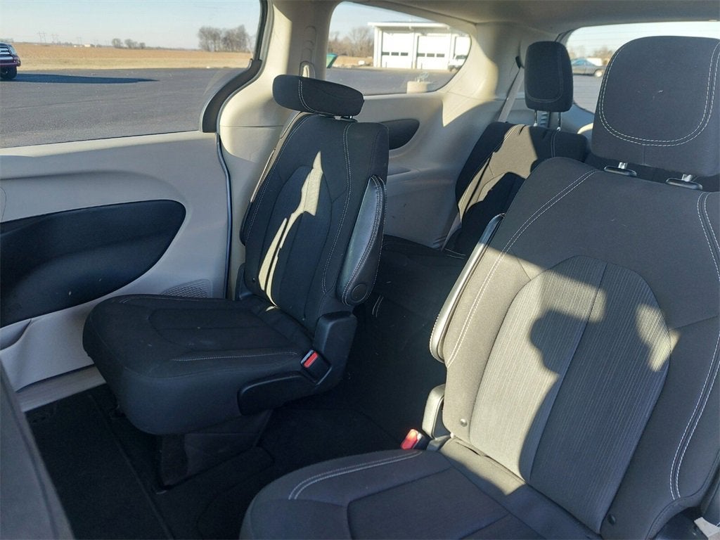 2024 Chrysler Voyager LX