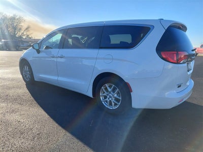 2024 Chrysler Voyager LX