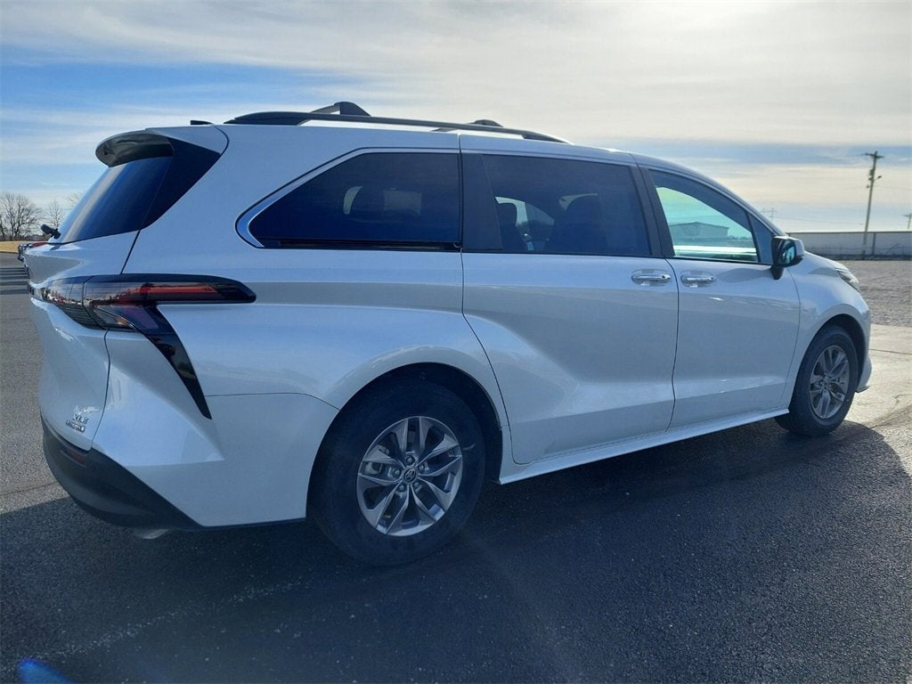 2023 Toyota Sienna XLE