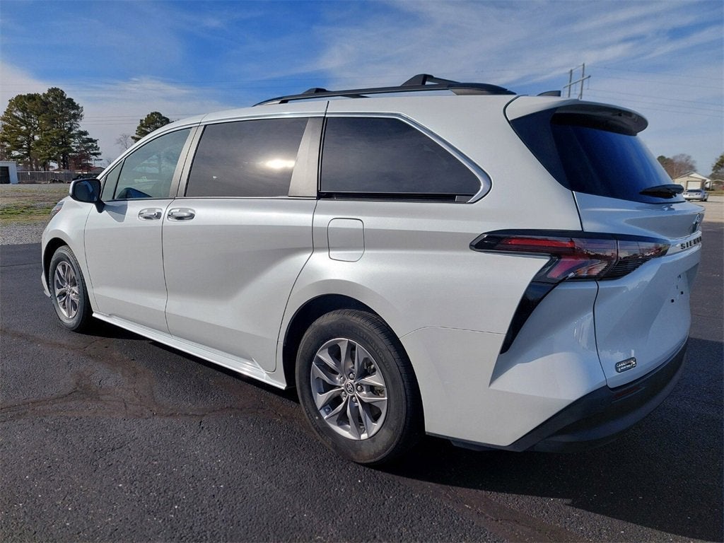 2023 Toyota Sienna XLE