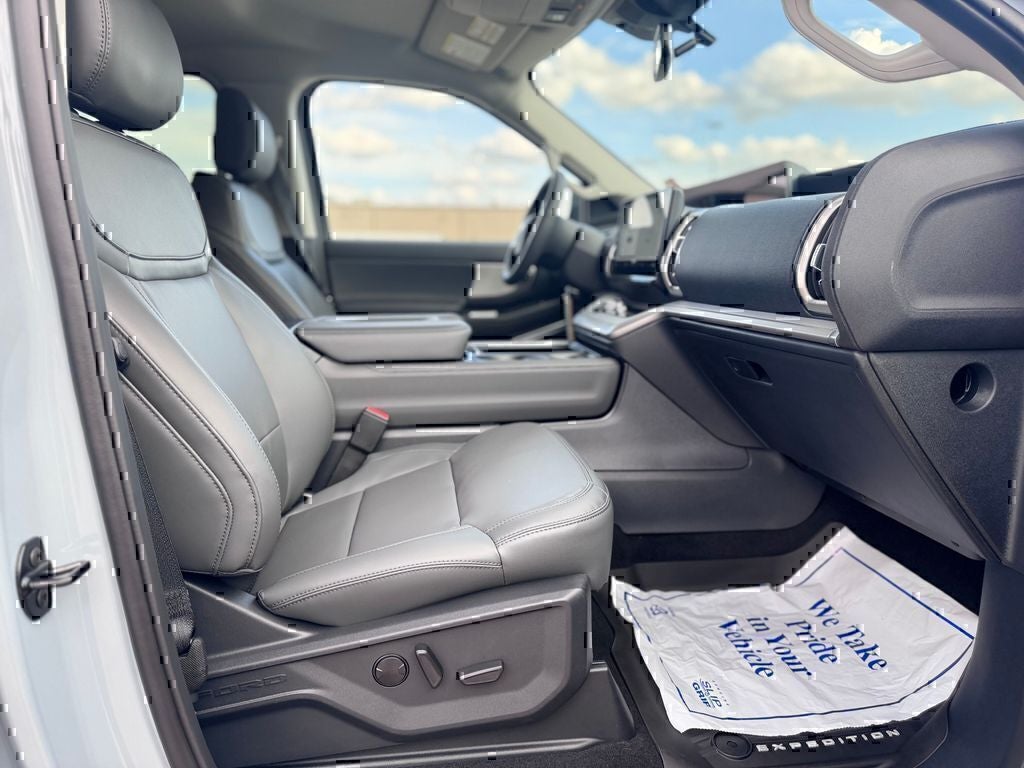 2026 Ford Expedition Active