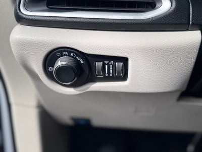 2024 Chrysler Voyager LX