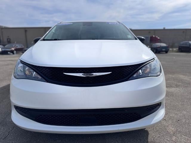 2024 Chrysler Voyager LX