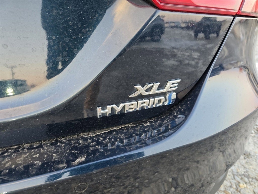 2019 Toyota Camry Hybrid XLE