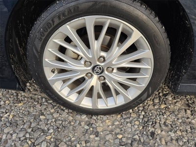 2019 Toyota Camry Hybrid XLE