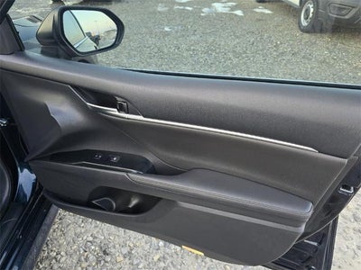 2019 Toyota Camry Hybrid XLE